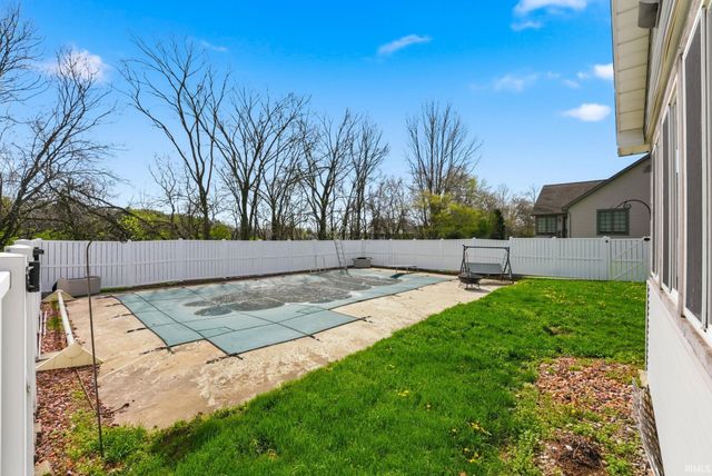 820 Lydia Drive, Warsaw, IN 46582