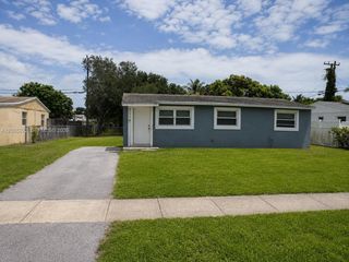 5295 Helene, West Palm Beach, FL 33407