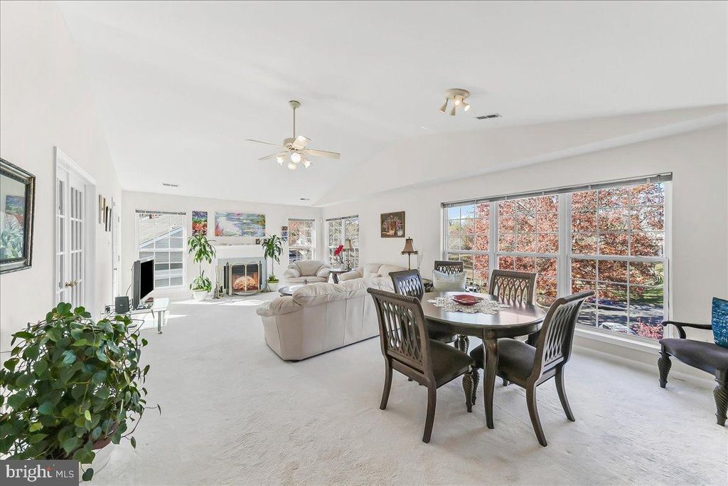 114 STEWARTS CT #407, Phoenixville, PA 19460