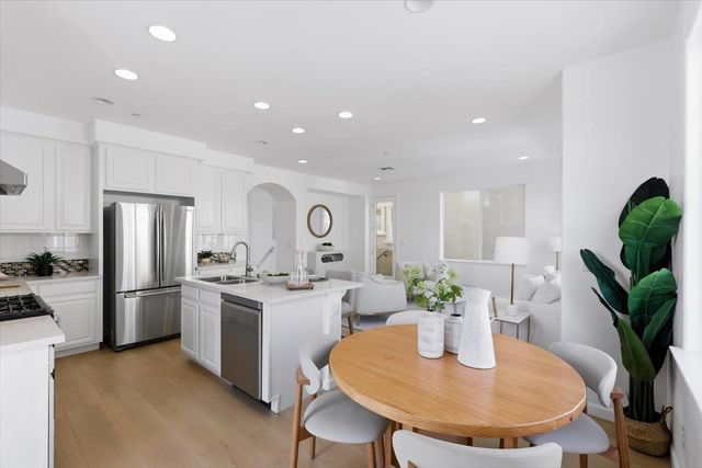 917 Vida Larga Loop, Milpitas, CA 95035