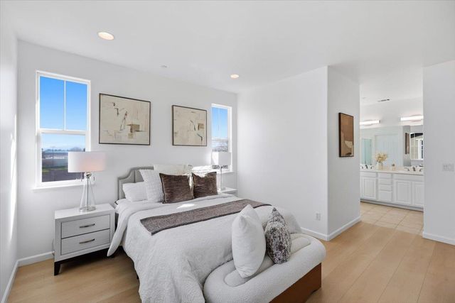 917 Vida Larga Loop, Milpitas, CA 95035