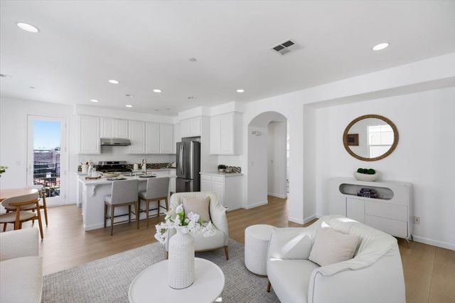 917 Vida Larga Loop, Milpitas, CA 95035