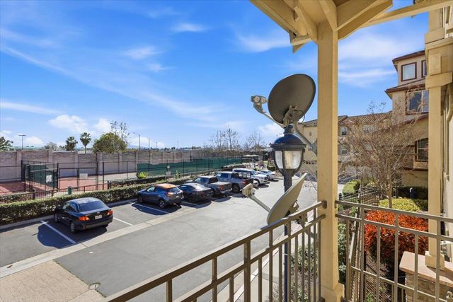 917 Vida Larga Loop, Milpitas, CA 95035