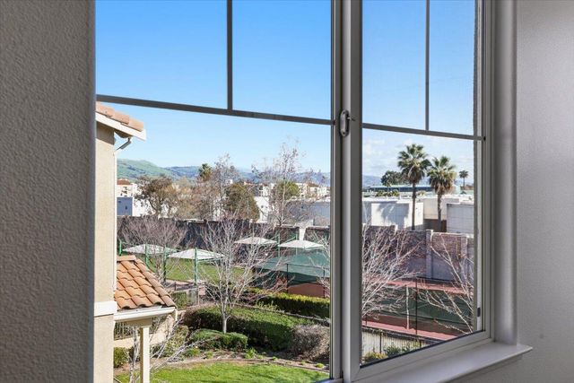 917 Vida Larga Loop, Milpitas, CA 95035