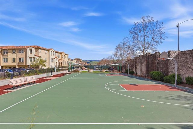 917 Vida Larga Loop, Milpitas, CA 95035