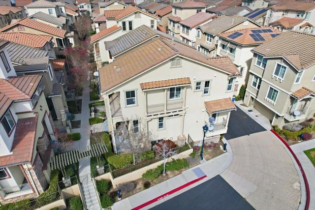 917 Vida Larga Loop, Milpitas, CA 95035