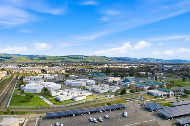 917 Vida Larga Loop, Milpitas, CA 95035