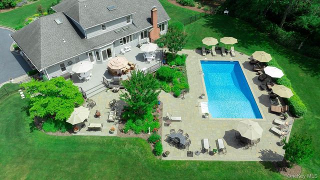 15 The Chase, Saint James, NY 11780