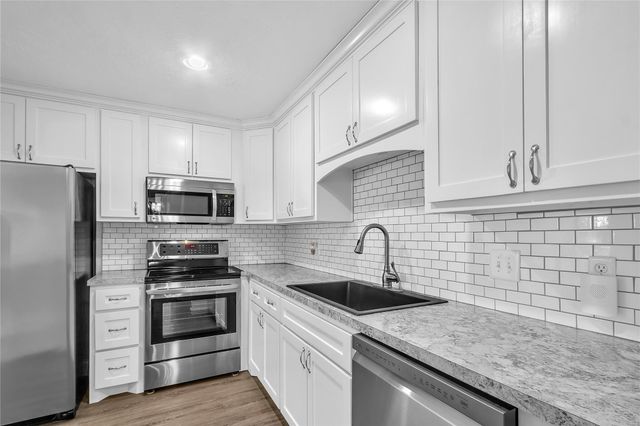3876 Laura Leigh Drive, Friendswood, TX 77546