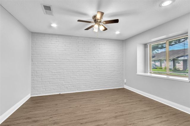3876 Laura Leigh Drive, Friendswood, TX 77546