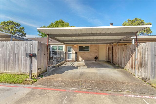 3876 Laura Leigh Drive, Friendswood, TX 77546