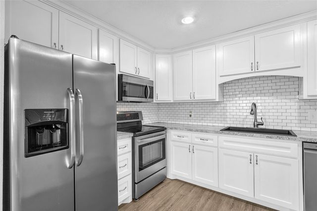3876 Laura Leigh Drive, Friendswood, TX 77546