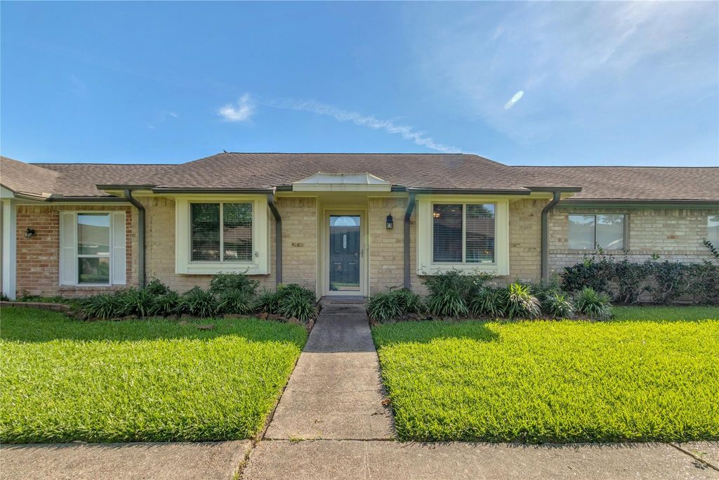 3876 Laura Leigh Drive, Friendswood, TX 77546