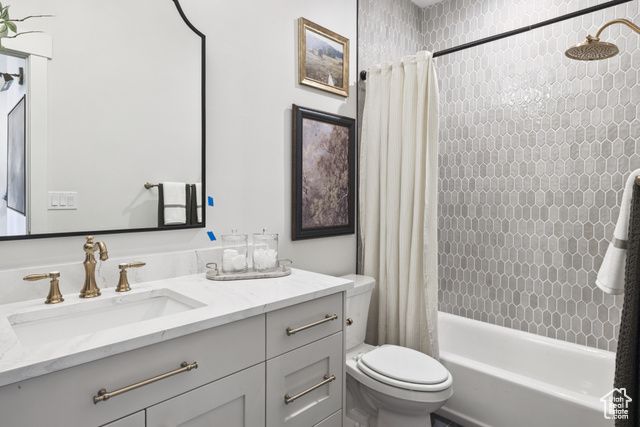 2655 S 2430 ST #120, Syracuse, UT 84075