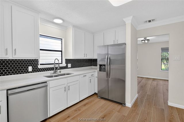 3928 Green Valley Drive, Bryan, TX 77802