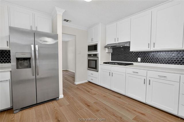 3928 Green Valley Drive, Bryan, TX 77802