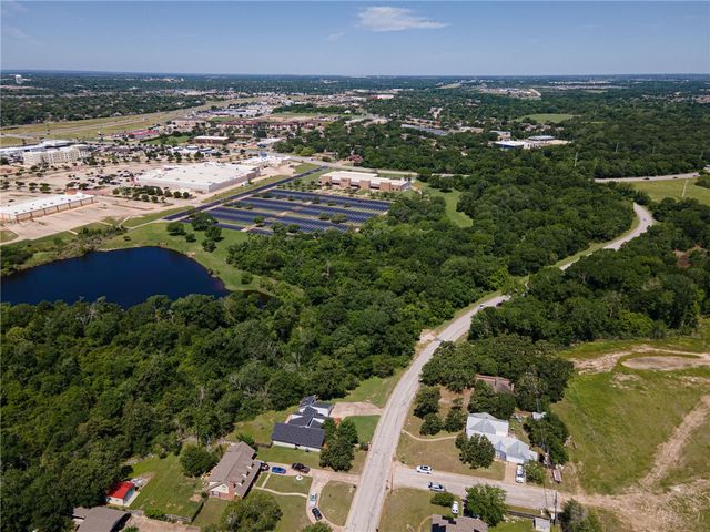 3928 Green Valley Drive, Bryan, TX 77802
