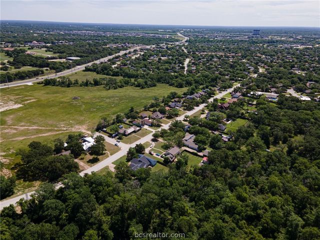 3928 Green Valley Drive, Bryan, TX 77802