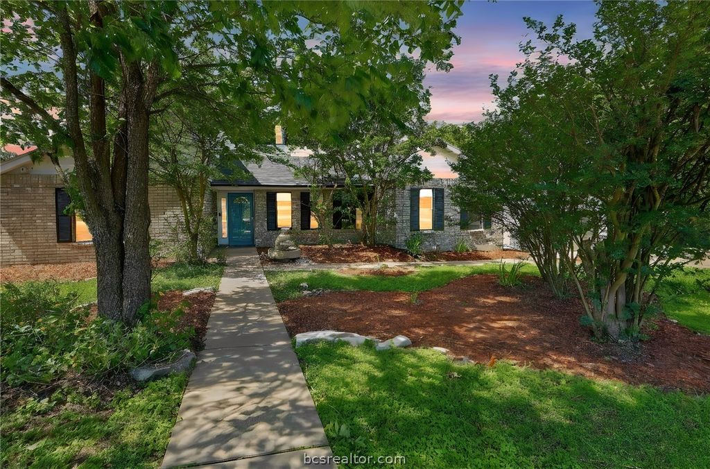 3928 Green Valley Drive, Bryan, TX 77802
