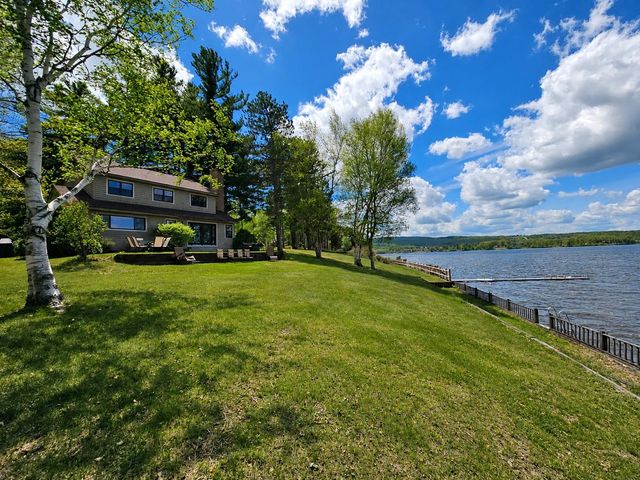 1254 Bluff Road, Newport City, VT 05855