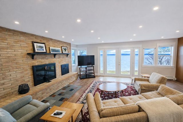1254 Bluff Road, Newport City, VT 05855