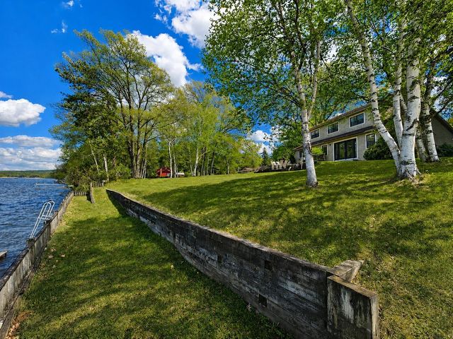 1254 Bluff Road, Newport City, VT 05855