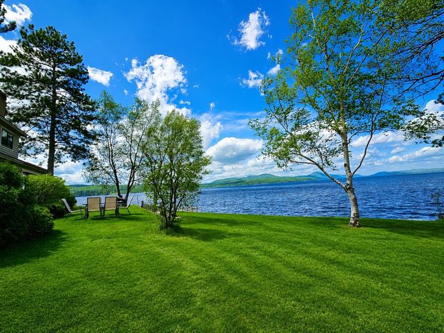 1254 Bluff Road, Newport City, VT 05855