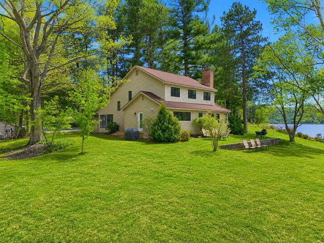 1254 Bluff Road, Newport City, VT 05855