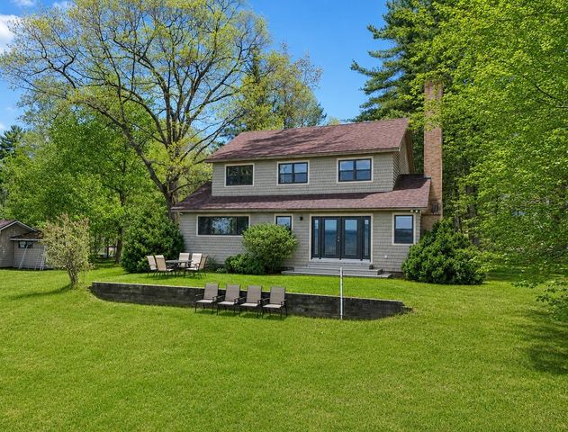 1254 Bluff Road, Newport City, VT 05855