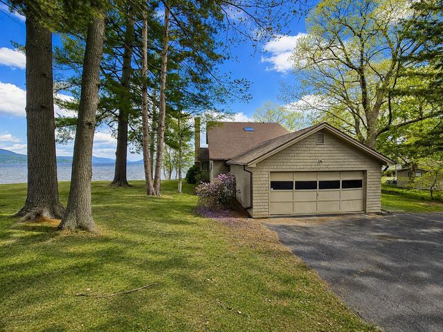 1254 Bluff Road, Newport City, VT 05855