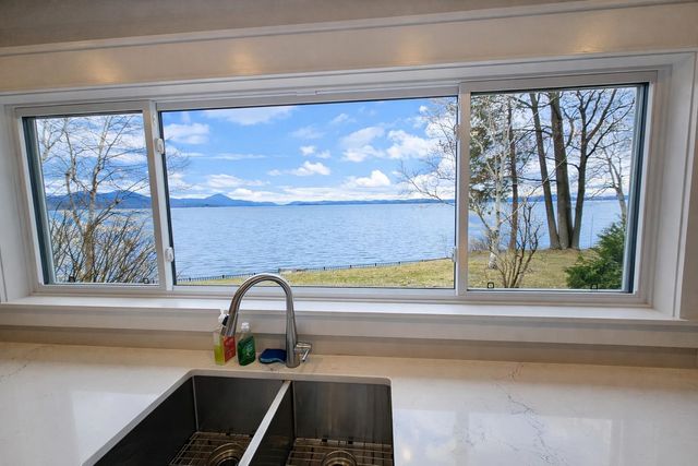 1254 Bluff Road, Newport City, VT 05855