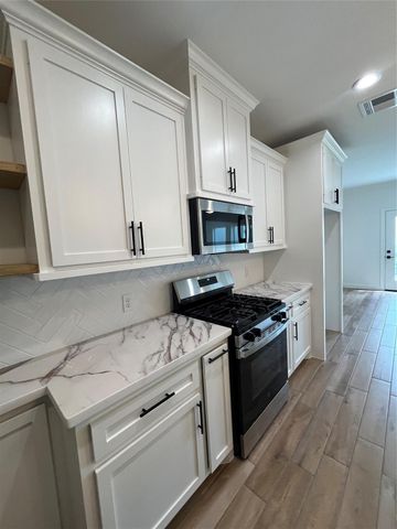 114 Capetown Circle, Montgomery, TX 77356