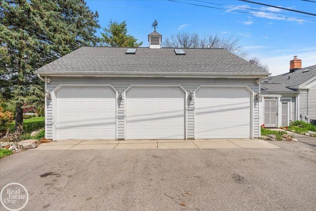 990 S Baldwin Road, Orion Twp, MI 48348