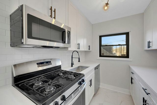 64 Kensington Road 1B, Bronxville, NY 10708