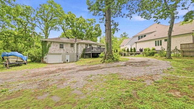 6808 Fleetwood Dr, Nashville, TN 37205