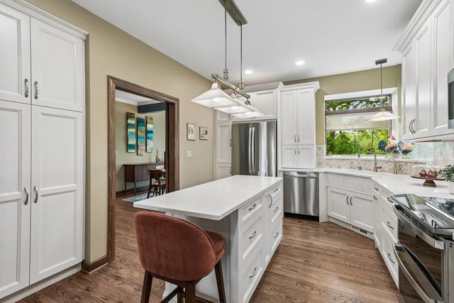 26073 W Laurel Court, Wauconda, IL 60084