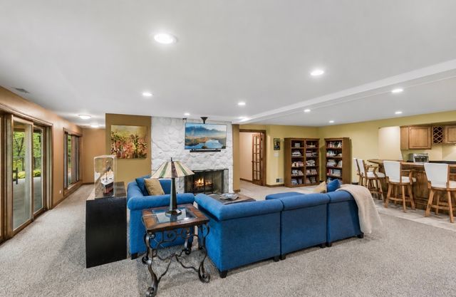 26073 W Laurel Court, Wauconda, IL 60084