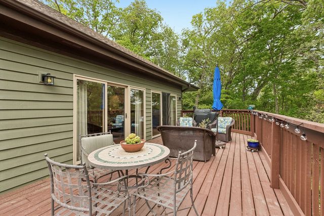 26073 W Laurel Court, Wauconda, IL 60084