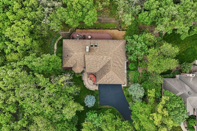 26073 W Laurel Court, Wauconda, IL 60084