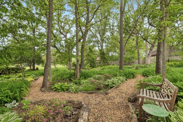 26073 W Laurel Court, Wauconda, IL 60084