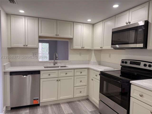 1200 NW 87th Ave 413, Coral Springs, FL 33071