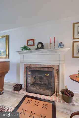 16 HORSESHOE DR, Ephrata, PA 17522