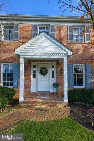 16 HORSESHOE DR, Ephrata, PA 17522