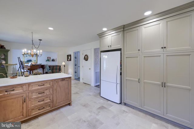 16 HORSESHOE DR, Ephrata, PA 17522