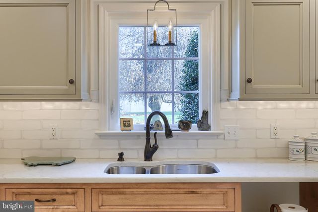 16 HORSESHOE DR, Ephrata, PA 17522