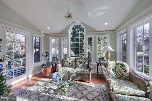 16 HORSESHOE DR, Ephrata, PA 17522