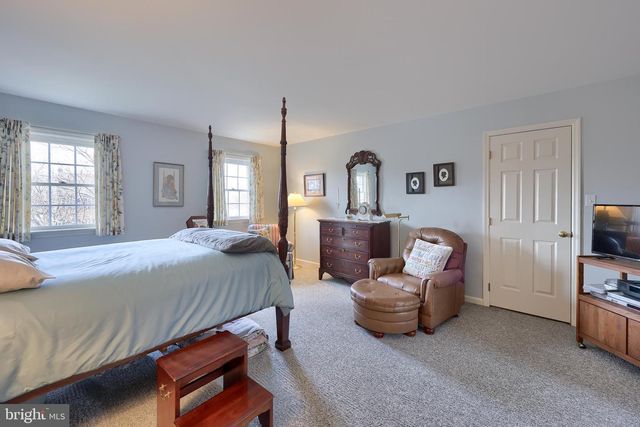 16 HORSESHOE DR, Ephrata, PA 17522