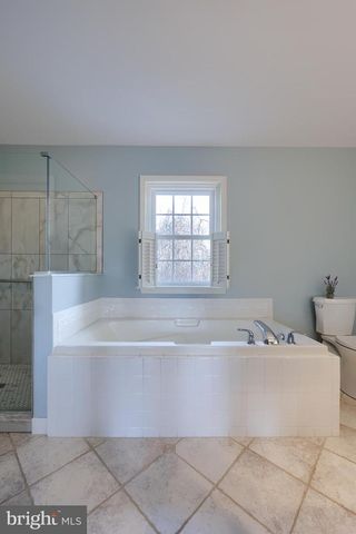 16 HORSESHOE DR, Ephrata, PA 17522