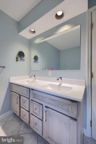 16 HORSESHOE DR, Ephrata, PA 17522