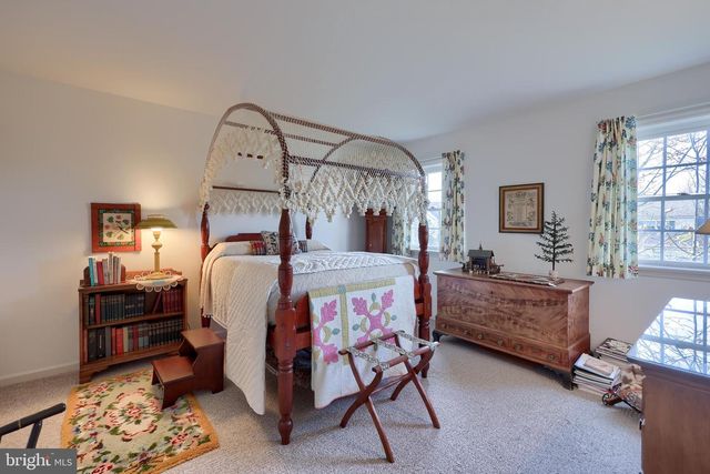 16 HORSESHOE DR, Ephrata, PA 17522